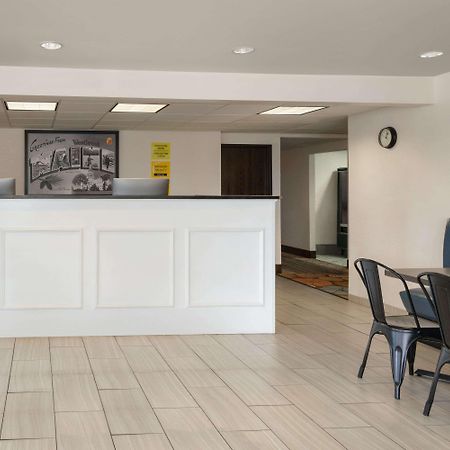 Hotel Super 8 By Wyndham Portland/Westbrook Area Exteriér fotografie